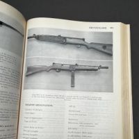 The World's Submachine Guns Volume 1 st Ed 2nd Printing by Thomas Nelson 12.jpg