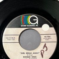 Ronnie King and His Passions I’ll Never Be Free b:w Girl Break Away on Gateway Recordings 8.jpg