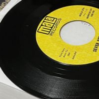 The Soul Benders Seven and Seven Is b:w Petals on Mala Records Promo 9.jpg