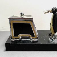 Ronson PikaCig Magic Penguin Cigarette Dispenser 2.jpg
